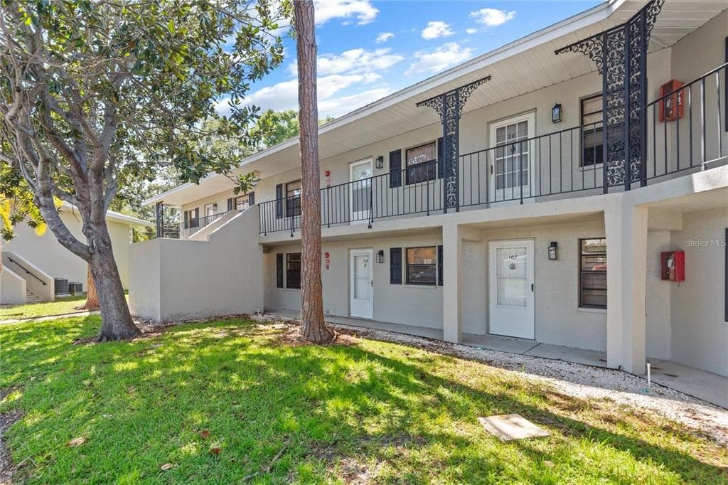 101 LAKE AVENUE NE # 215, LARGO, FL 33771