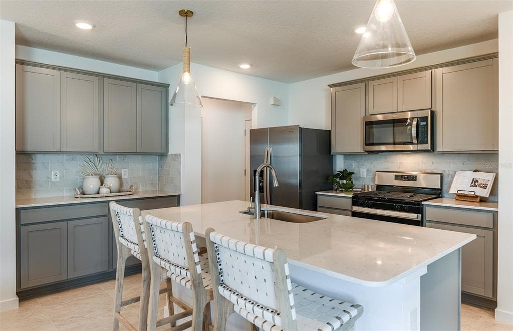 1391 ALLAGASH DRIVE, ZEPHYRHILLS, FL 33540 — zdjęcie 4
