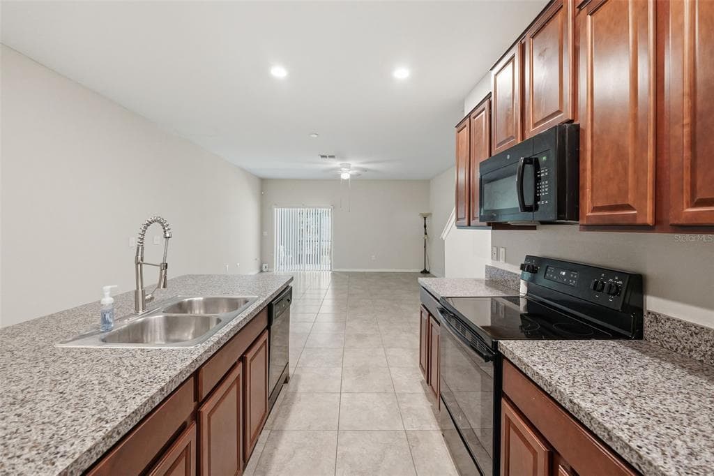10407 LAKE MONTAUK DRIVE, RIVERVIEW, FL 33578 — zdjęcie 3