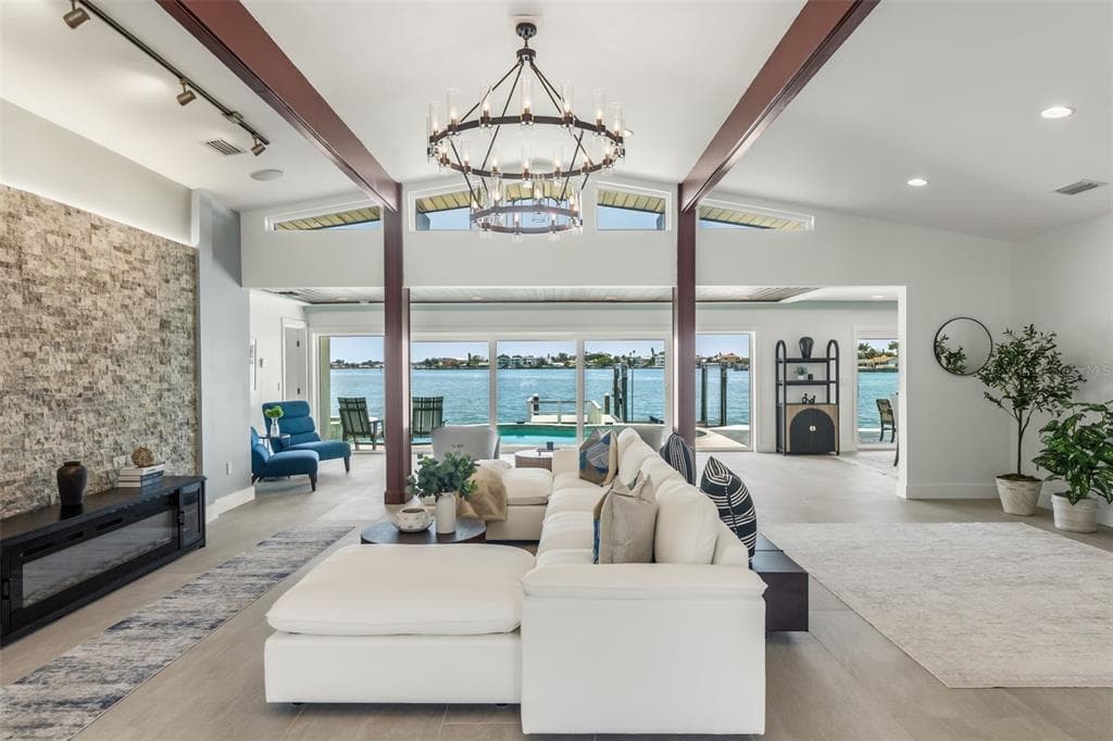 4598 CLEARWATER HARBOR DRIVE S, LARGO, FL 33770 — zdjęcie 2