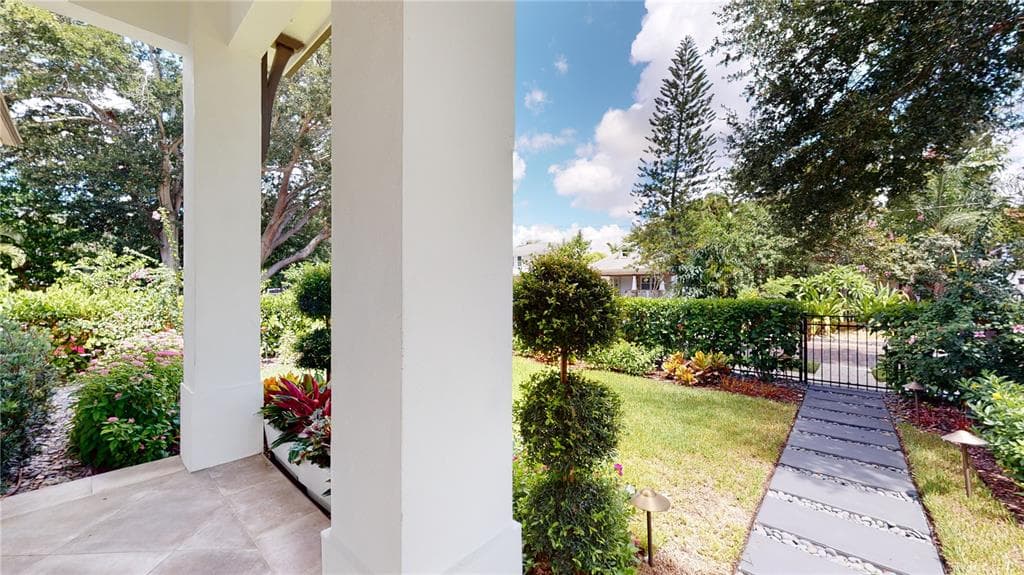 1068 19TH AVENUE N, ST PETERSBURG, FL 33704 — zdjęcie 4