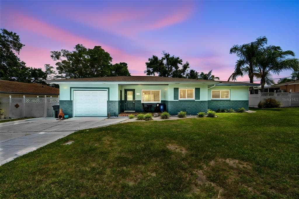 3282 HONEYSUCKLE RD, LARGO, FL 33770