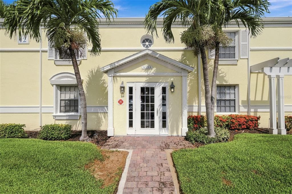 4725 COQUINA KEY DRIVE SE # D, ST PETERSBURG, FL 33705 — zdjęcie 2