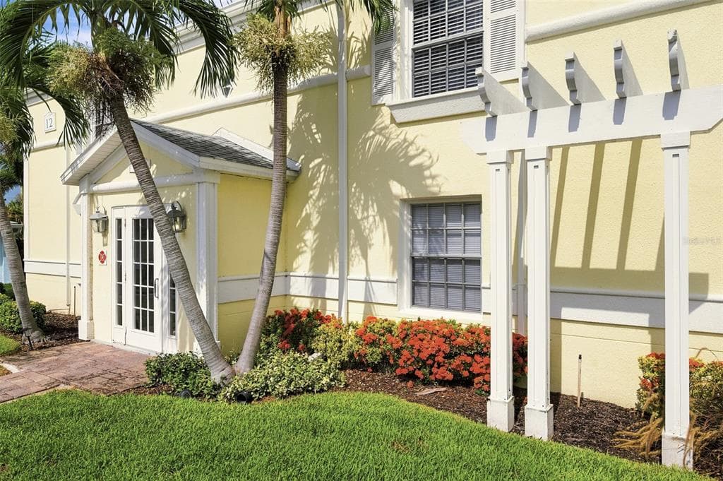 4725 COQUINA KEY DRIVE SE # D, ST PETERSBURG, FL 33705 — zdjęcie 3