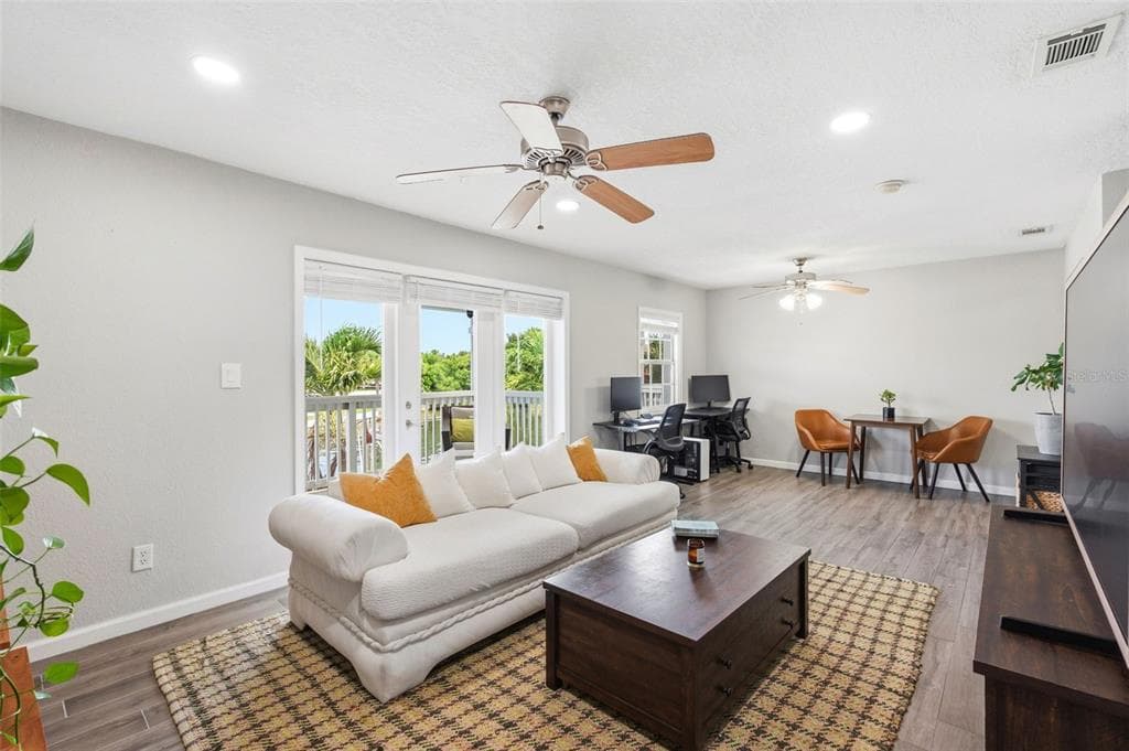4725 COQUINA KEY DRIVE SE # D, ST PETERSBURG, FL 33705 — zdjęcie 4