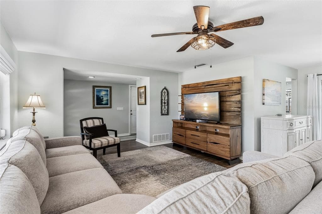 14570 TANGLEWOOD DRIVE, LARGO, FL 33774 — zdjęcie 4