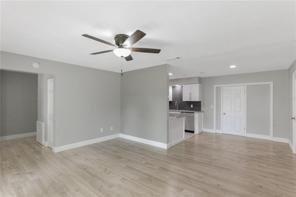 1022 NORWOOD DRIVE, DELTONA, FL 32725 — zdjęcie 3
