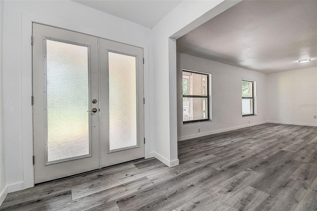9404 W HAMILTON AVENUE, TAMPA, FL 33615 — zdjęcie 2