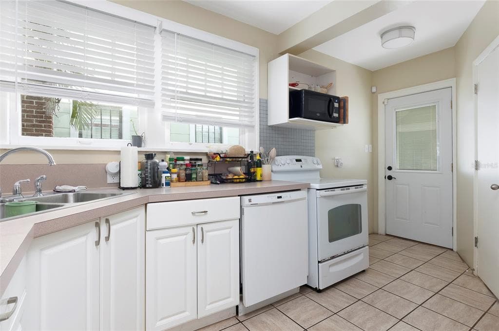 540 11TH AVENUE N, ST PETERSBURG, FL 33701 — zdjęcie 5