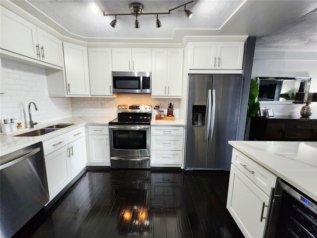 4651 1ST STREET NE # 306, ST PETERSBURG, FL 33702 — zdjęcie 3