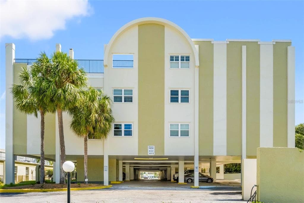 4651 1ST STREET NE # 306, ST PETERSBURG, FL 33702