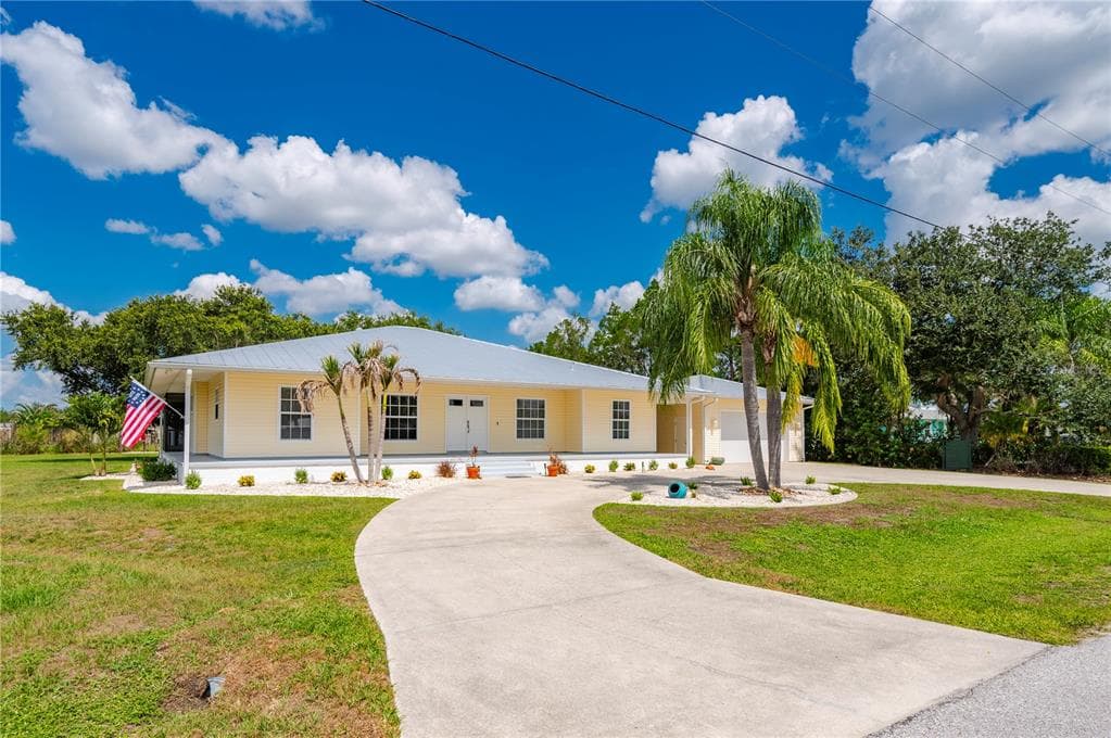 569 RIO VISTA AVENUE, PUNTA GORDA, FL 33982