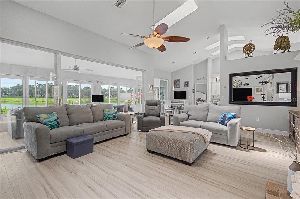 6207 HUNTINGTON DRIVE, ZEPHYRHILLS, FL 33542 — zdjęcie 4
