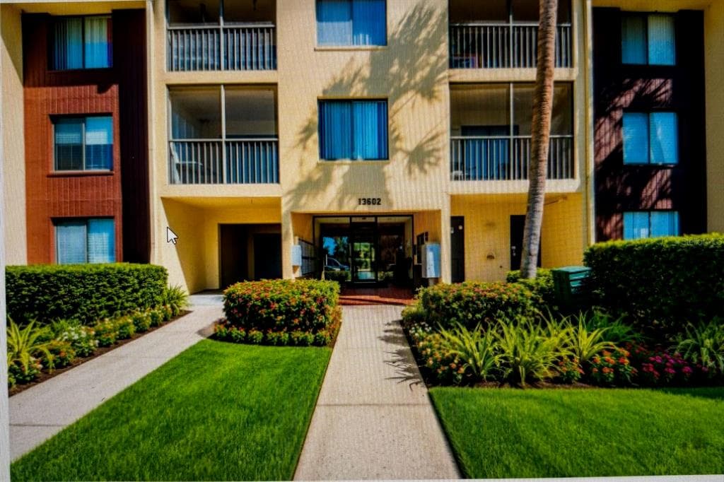 13602 S VILLAGE DRIVE # 1106, TAMPA, FL 33618