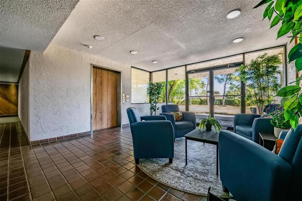 13602 S VILLAGE DRIVE # 1106, TAMPA, FL 33618 — zdjęcie 4
