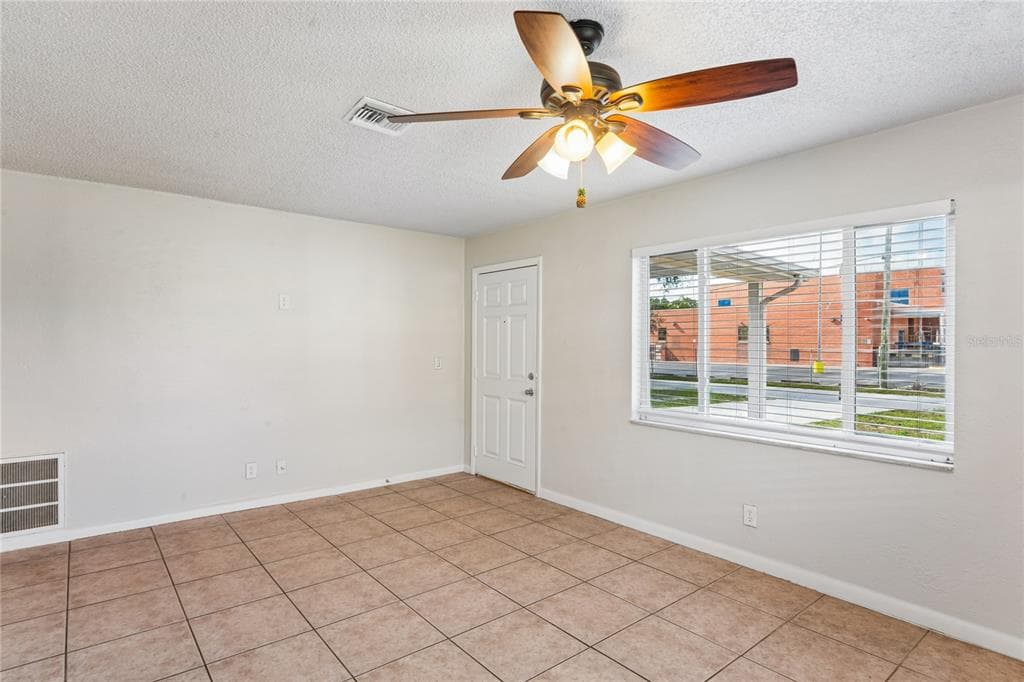 6229 50TH AVENUE N, ST PETERSBURG, FL 33709 — zdjęcie 5