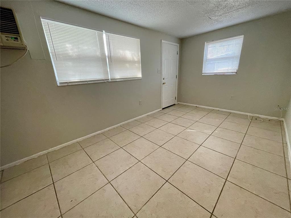9803 N 11TH STREET # B, TAMPA, FL 33612 — zdjęcie 3