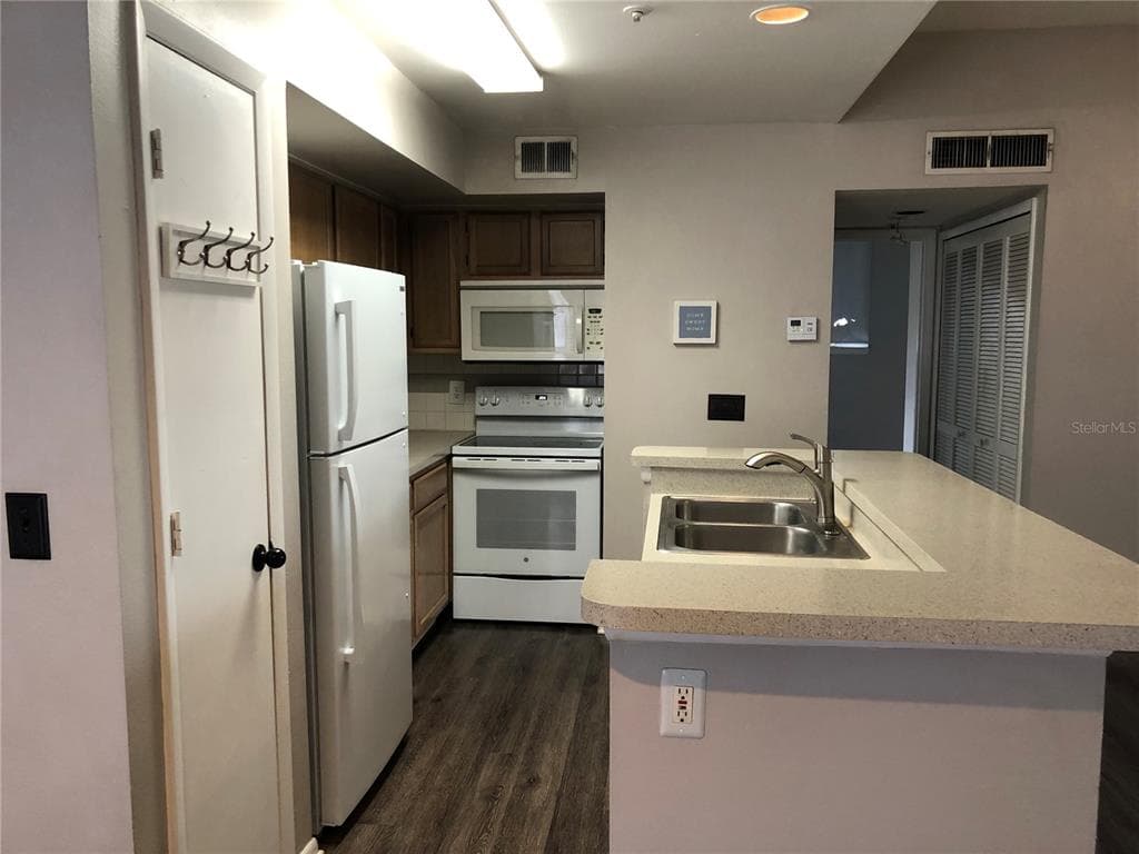 498 N PIN OAK PLACE # 304, LONGWOOD, FL 32779 — zdjęcie 4