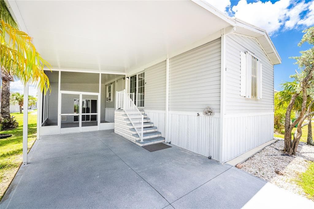 10 HOLLAND DRIVE, PUNTA GORDA, FL 33950 — zdjęcie 2