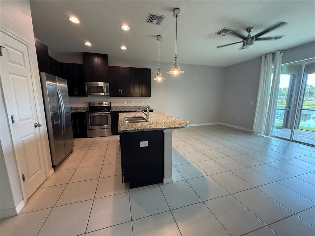6843 40TH LANE N, PINELLAS PARK, FL 33781 — zdjęcie 2