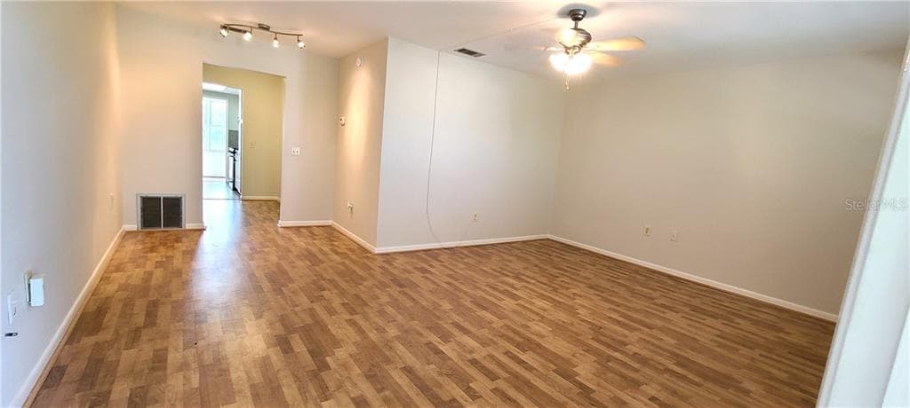 911 WASHINGTON AVENUE # 305, LARGO, FL 33770 — zdjęcie 2