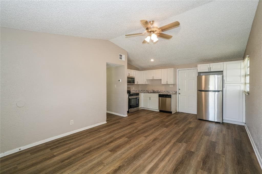 9216 W PATTERSON STREET, TAMPA, FL 33615 — zdjęcie 4