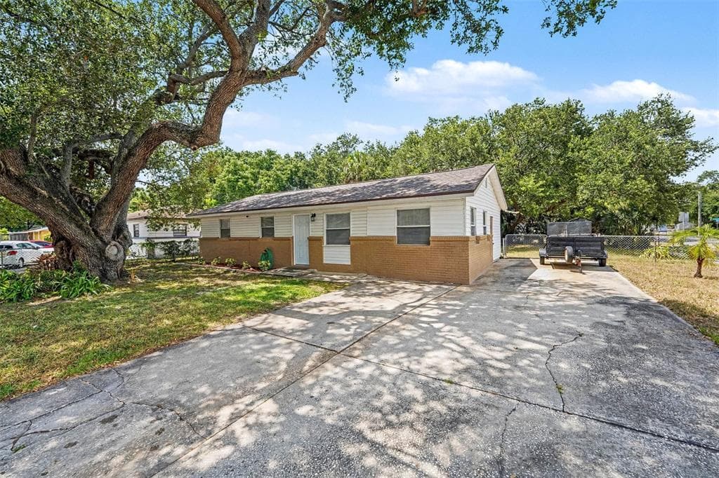 7924 BAHIA AVENUE, TAMPA, FL 33619 — zdjęcie 3