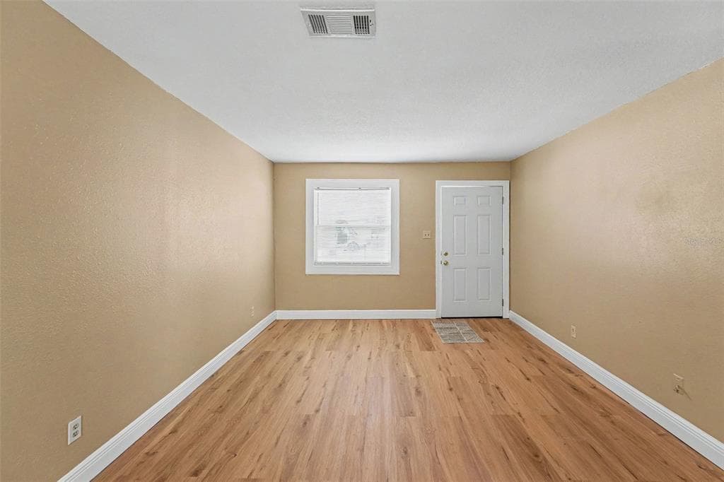 7924 BAHIA AVENUE, TAMPA, FL 33619 — zdjęcie 5