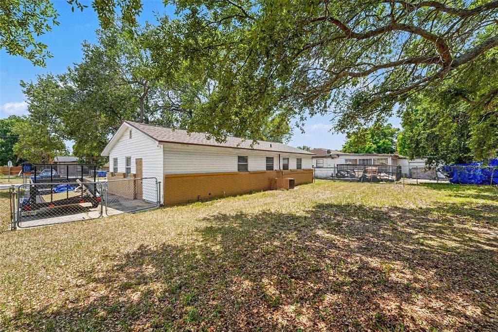 7924 BAHIA AVENUE, TAMPA, FL 33619 — zdjęcie 4
