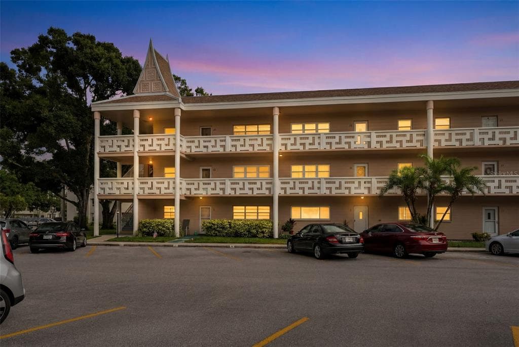 2435 SUMATRAN WAY # 23, CLEARWATER, FL 33763