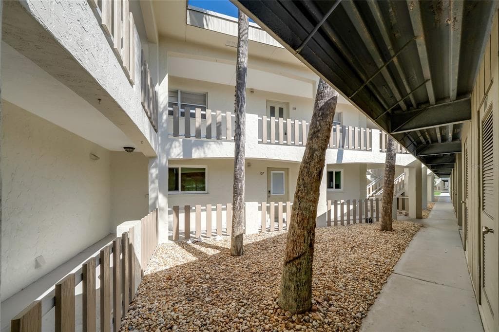 6300 FLOTILLA DRIVE # 107, BRADENTON BEACH, FL 34217 — zdjęcie 5