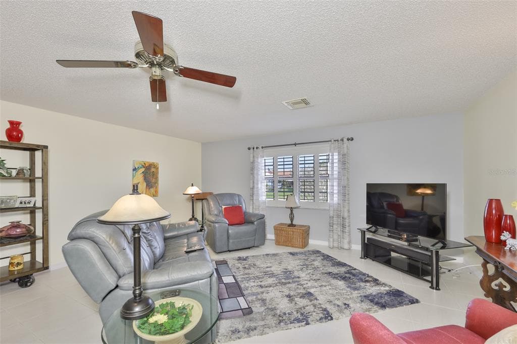 1809 GRANVILLE LANE, SUN CITY CENTER, FL 33573 — zdjęcie 5