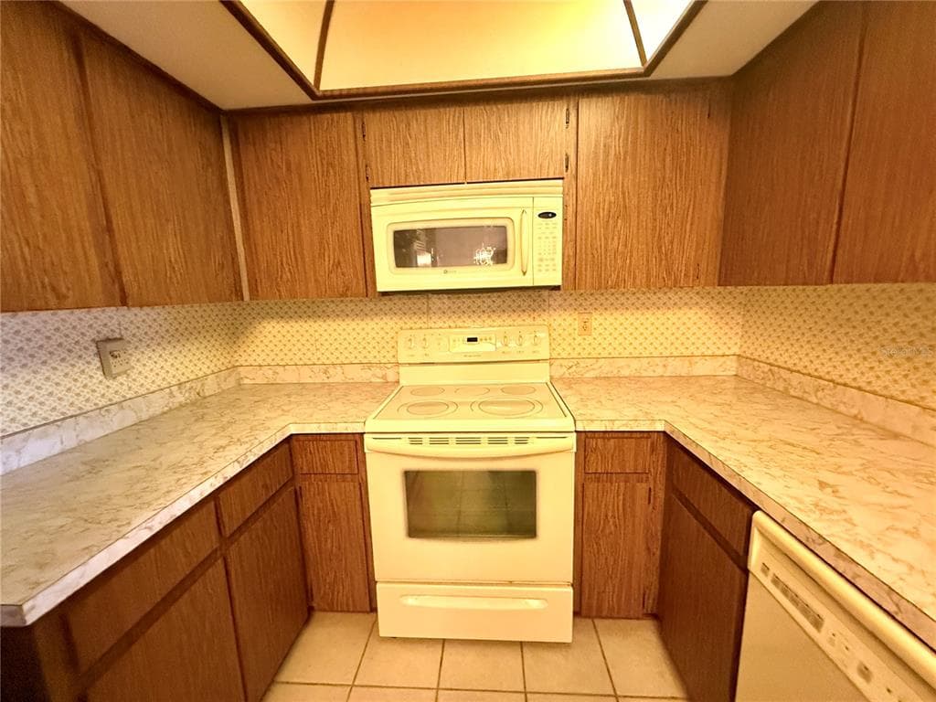 8111 BUGLE COURT # 2, PORT RICHEY, FL 34668 — zdjęcie 4