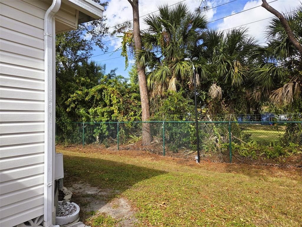 3383 OAKWOOD BOULEVARD N, SARASOTA, FL 34237 — zdjęcie 4