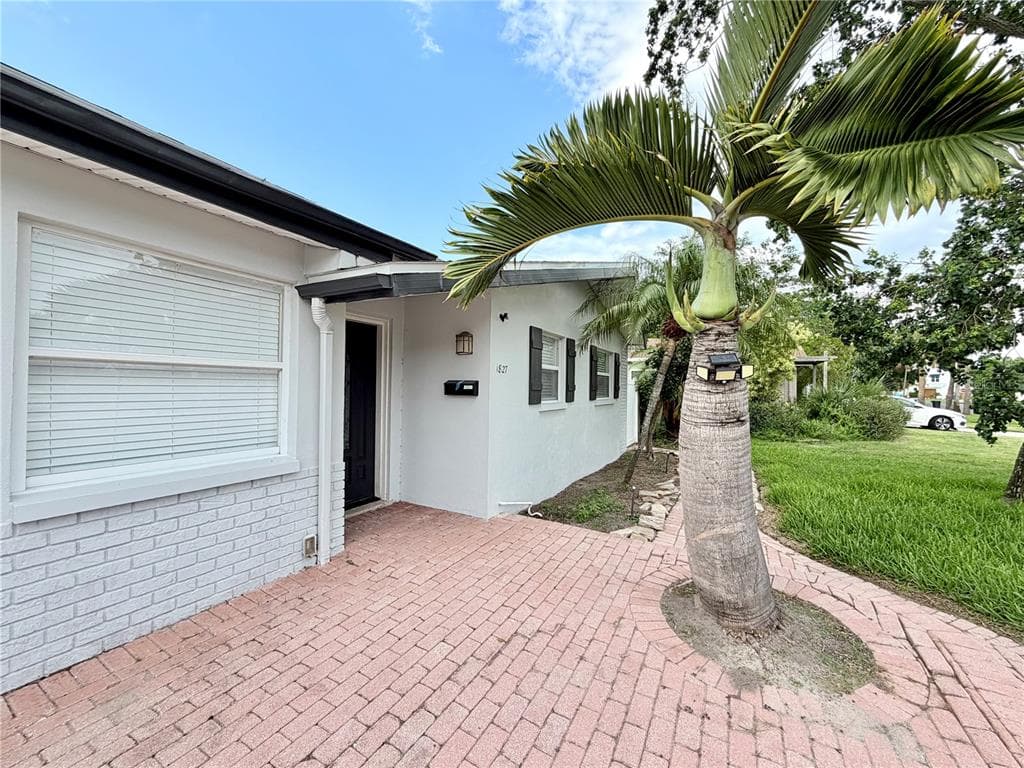 1827 OKLAHOMA AVENUE NE, ST PETERSBURG, FL 33703 — zdjęcie 2