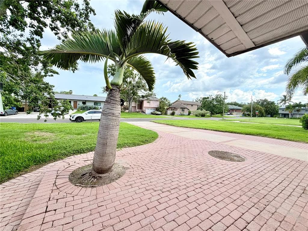 1827 OKLAHOMA AVENUE NE, ST PETERSBURG, FL 33703 — zdjęcie 3