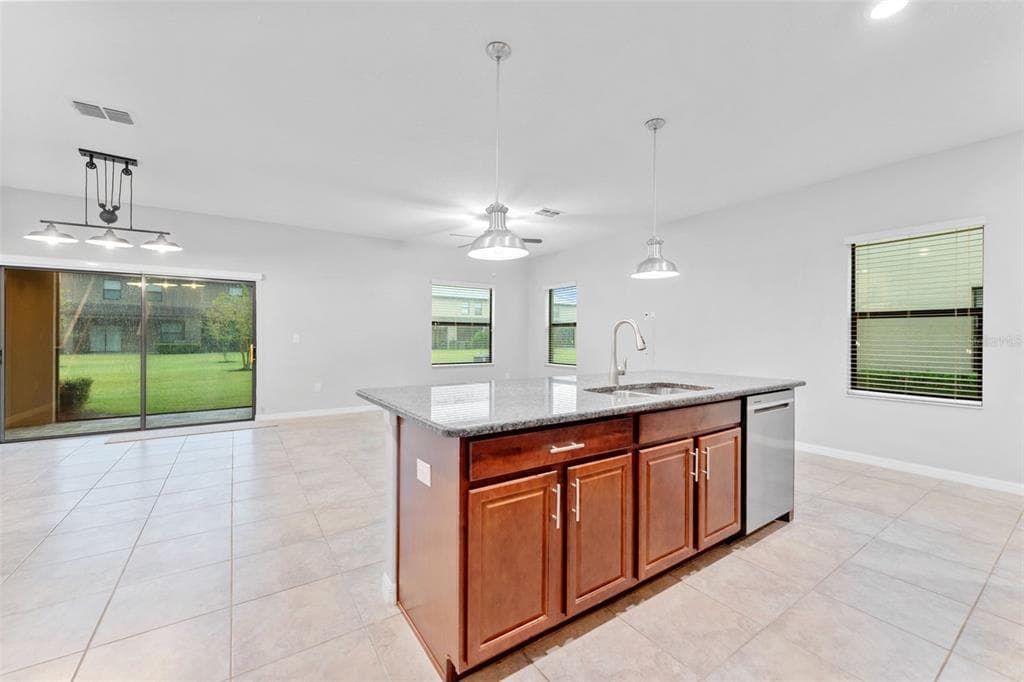 16912 RED BRICK LANE, LAND O LAKES, FL 34638 — zdjęcie 4