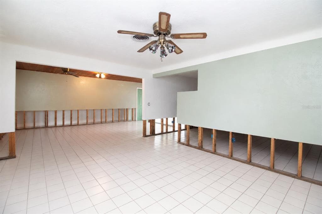 525 HAMPTON AVENUE NE, ST PETERSBURG, FL 33703 — zdjęcie 3