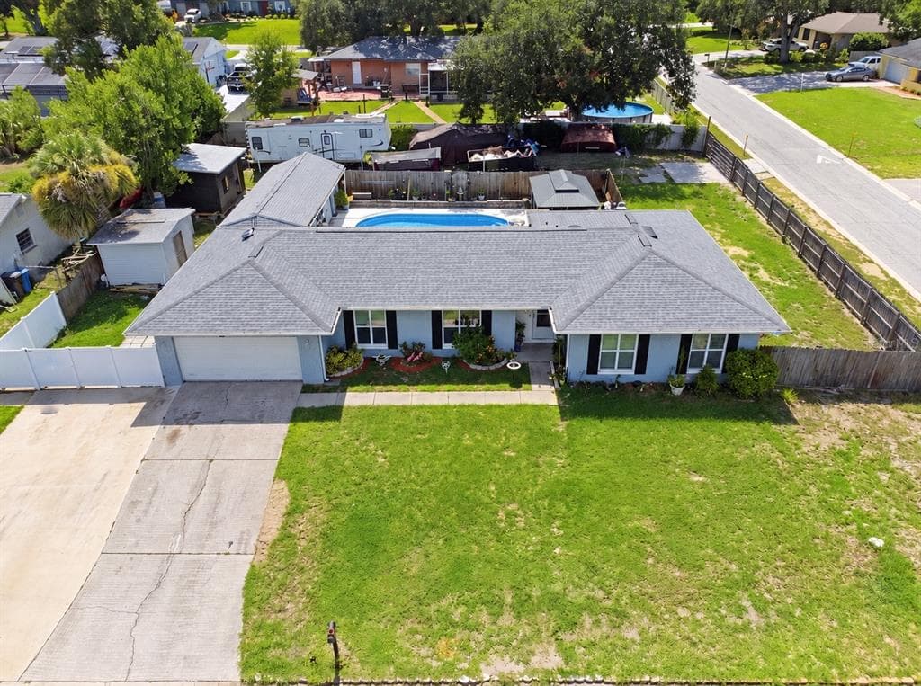 1124 KING ARTHUR COURT, VALRICO, FL 33594
