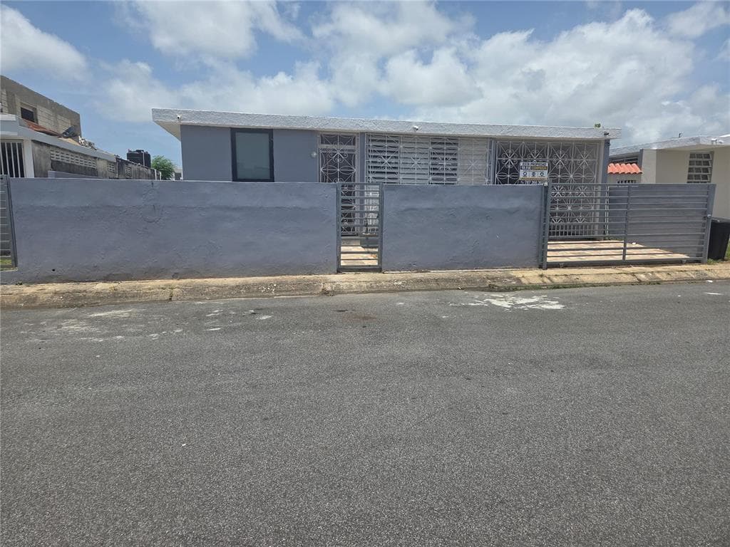 24 calle 35 VILLA CAROLINA, CAROLINA, PR 00983