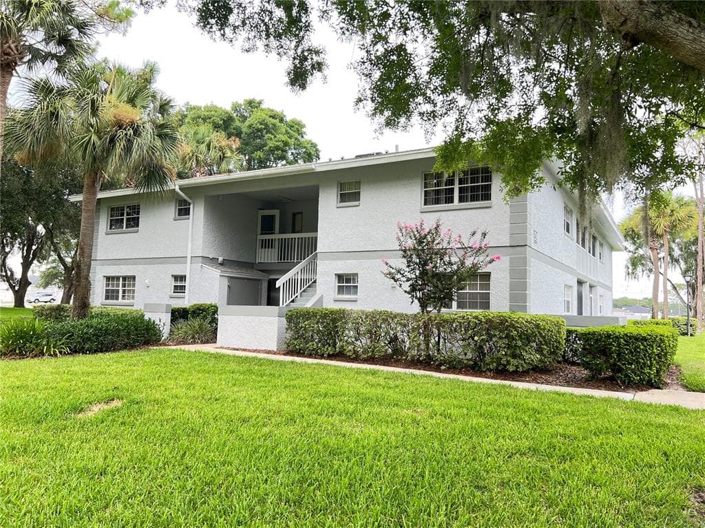 572 SE FAIRWAYS LANE # N204, OCALA, FL 34472