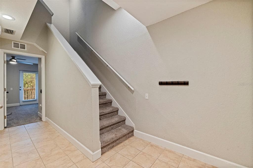 521 101ST AVENUE N, ST PETERSBURG, FL 33702 — zdjęcie 4