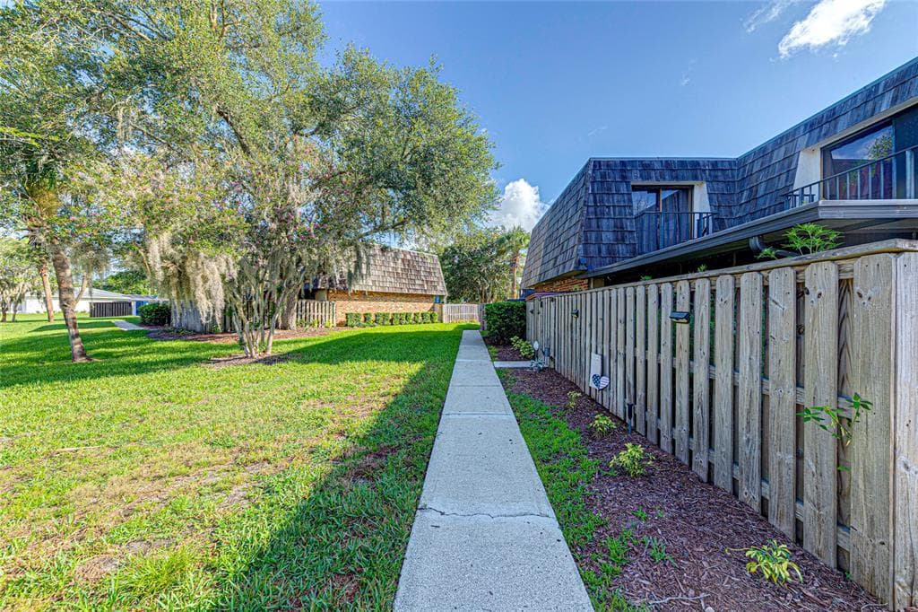 921 ROYAL OAK BOULEVARD, LEESBURG, FL 34748 — zdjęcie 2
