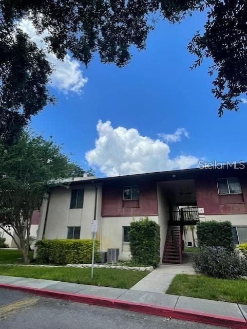 3850 N LAKE DRIVE # 140, TAMPA, FL 33614