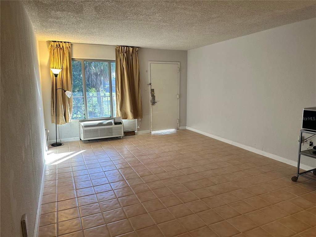 8421 S ORANGE BLOSSOM TRAIL # 443, ORLANDO, FL 32809 — zdjęcie 4