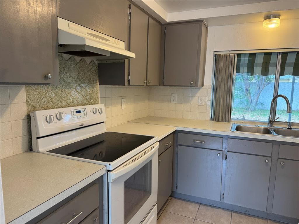 12411 PARTRIDGE HILL ROW, HUDSON, FL 34667 — zdjęcie 3