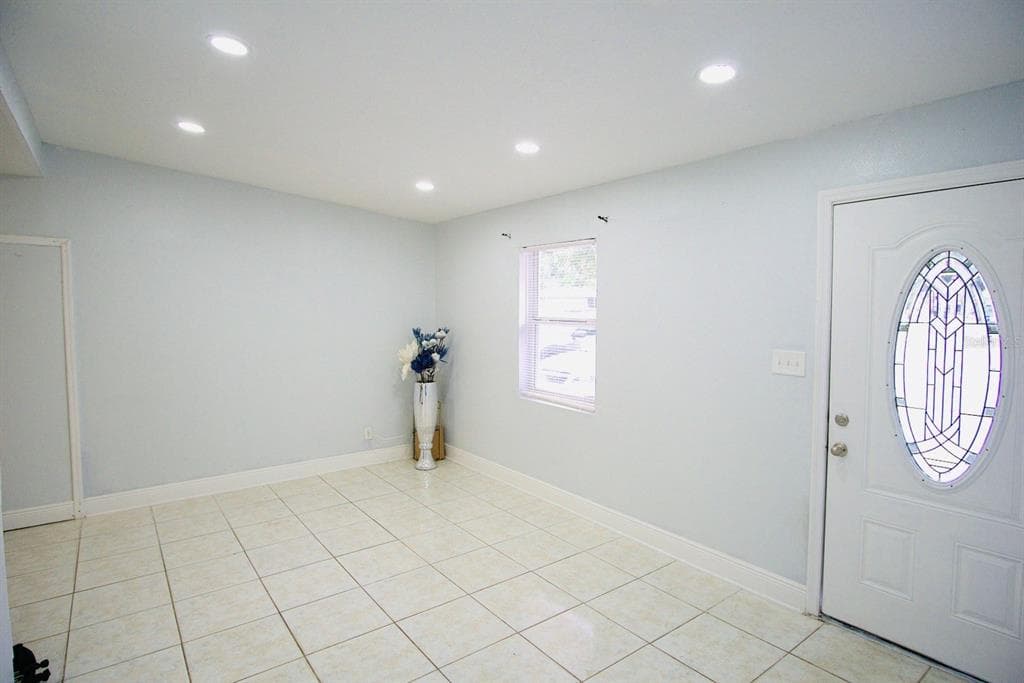 601 LIME TREE ROAD, TAMPA, FL 33619 — zdjęcie 5