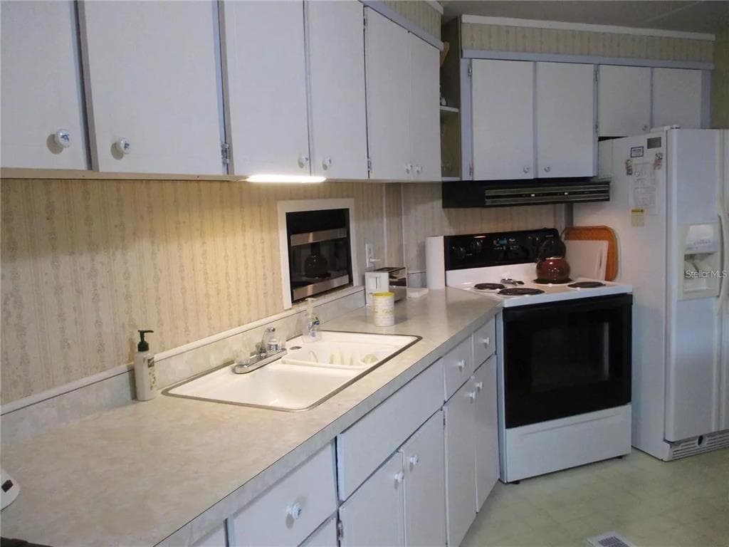 4024 REGGIE DR., HOLIDAY, FL 34691 — zdjęcie 2