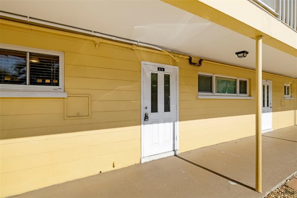 2155 WOOD STREET # A14, SARASOTA, FL 34237