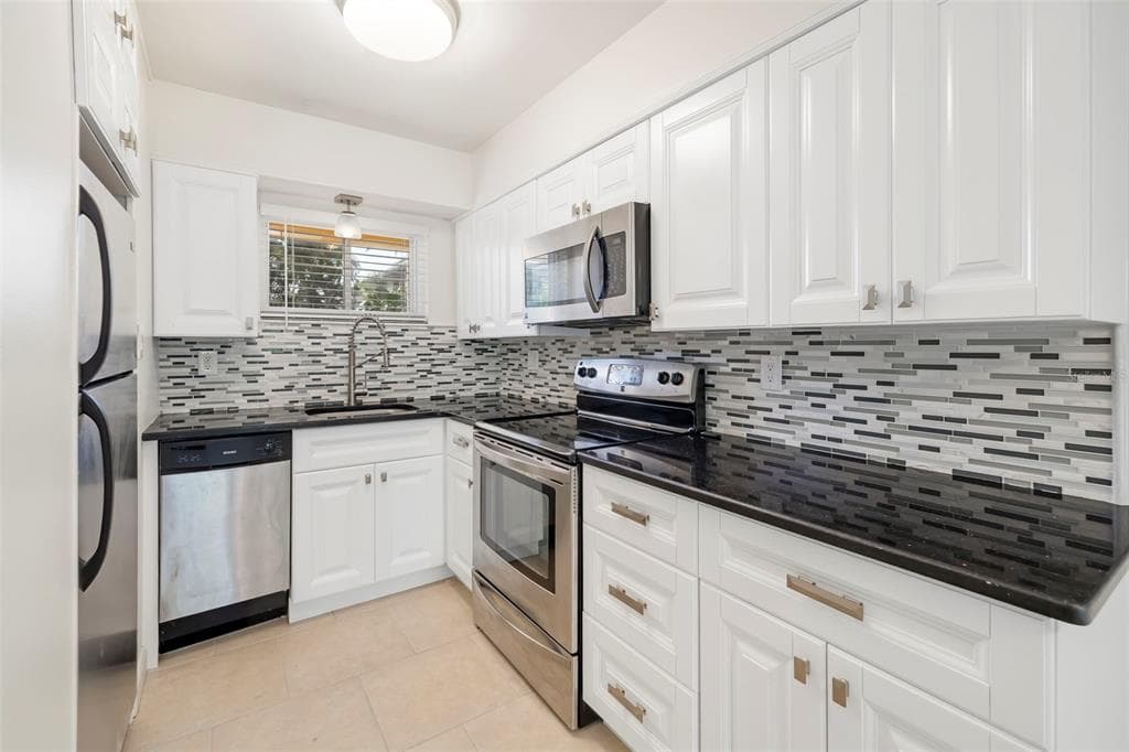 2155 WOOD STREET # A14, SARASOTA, FL 34237 — zdjęcie 4